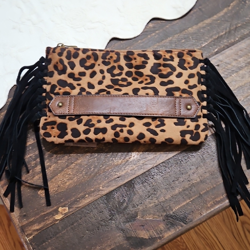 Justin Boots Red & Black Fringe Wristlet Clutch - Picture 3 of 6